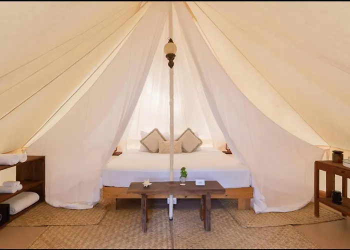 Cinco Hotel