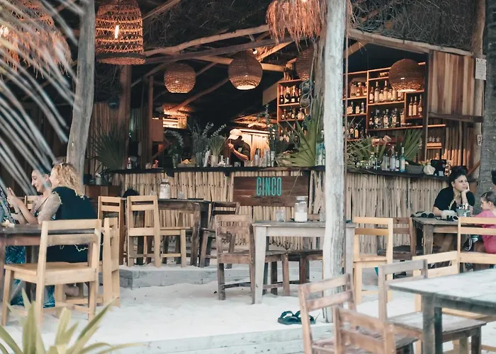 Hotel Cinco *